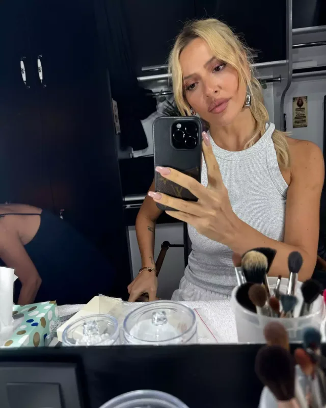 Makiyajsız Hadise...