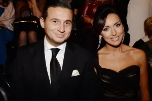 Boşandığı ərinin milyardlarını istəyir