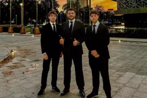 Emindən övladları ilə Daşkənddən paylaşım