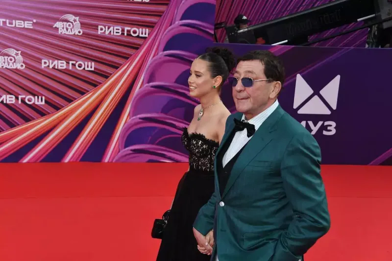 Leps jurnalistin sualına qəzəbləndi - VİDEO