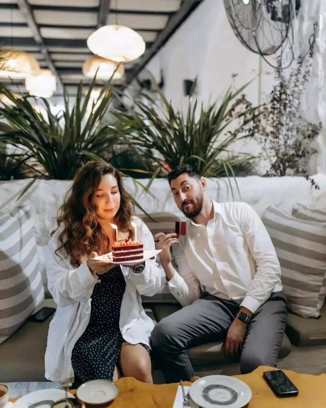 Günayın bacısına ad günündə evlilik təklifi