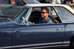 Hidayət retro maşınında… - Video