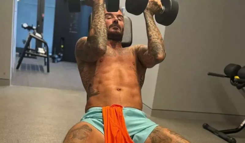 Devidin yarıçılpaq fotosu bəyənildi