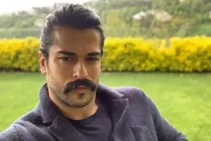 Burak Özçivit Kazanda belə qarşılandı