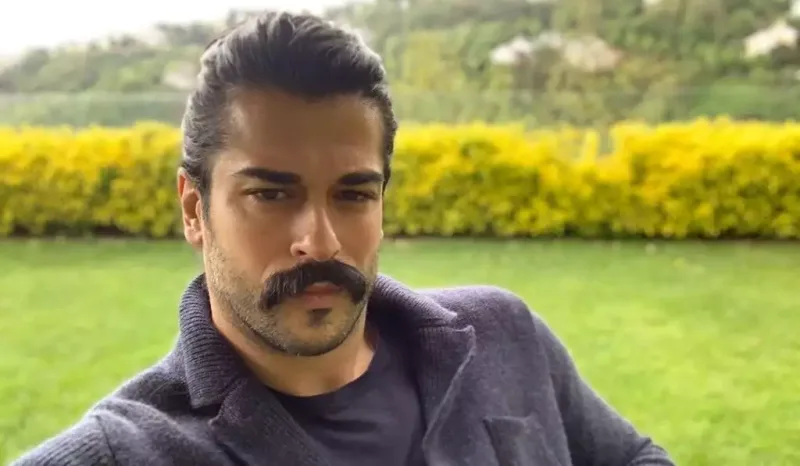 Burak Özçivit Kazanda belə qarşılandı