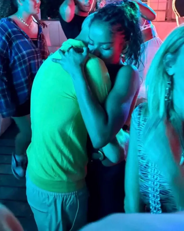 Vinsent Kasseldən sevgilisi ilə eşq dolu fotolar