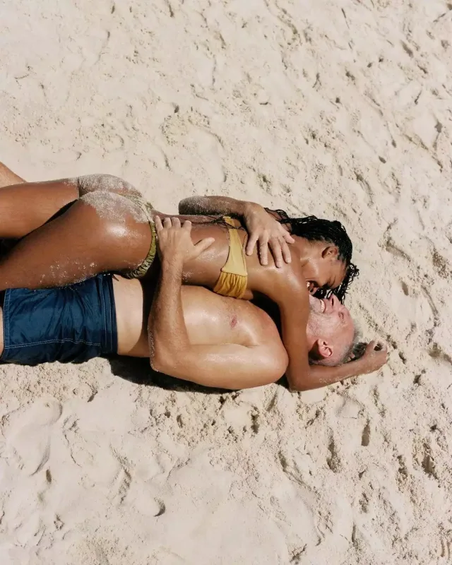 Vinsent Kasseldən sevgilisi ilə eşq dolu fotolar