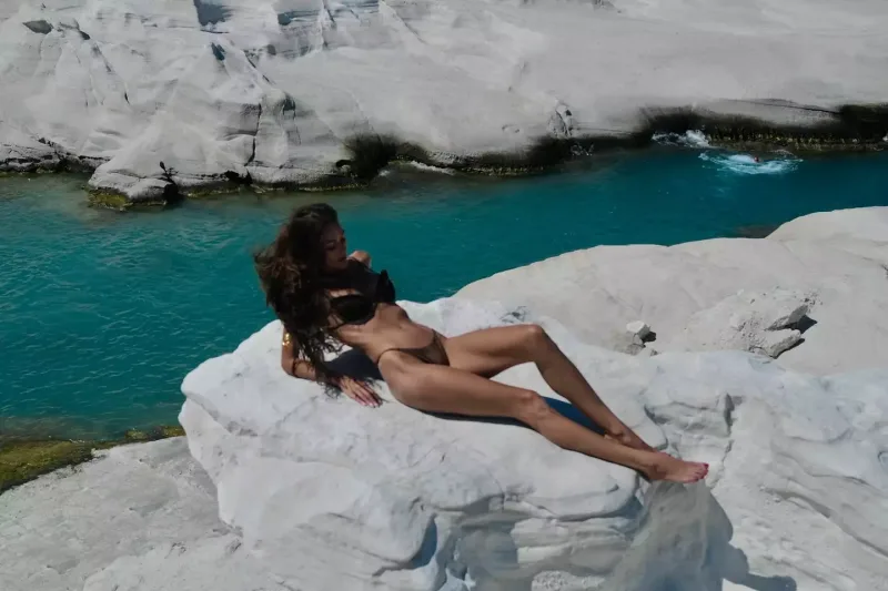 Dilan Çiçek Denizdən bikinili şəkillər