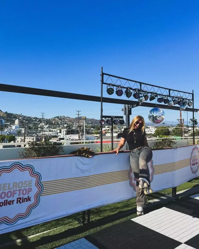 Suada bacısı ilə əyləncəsini paylaşdı