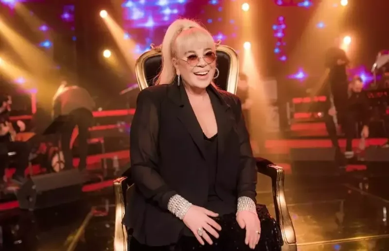 Erdoğanı sevdiyimə görə linç olundum -  Zerrin Özer