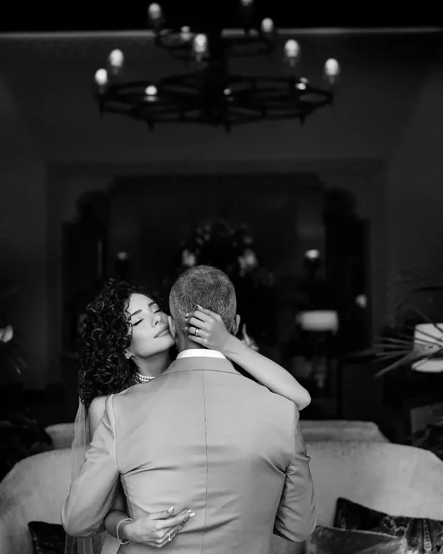 Bacısını gizli eşqini ifşa etməklə hədələdi - Detallar