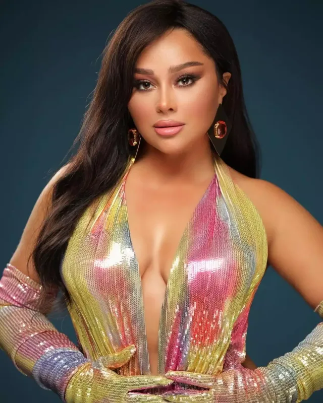 Xatirədən dekolteli fotolar