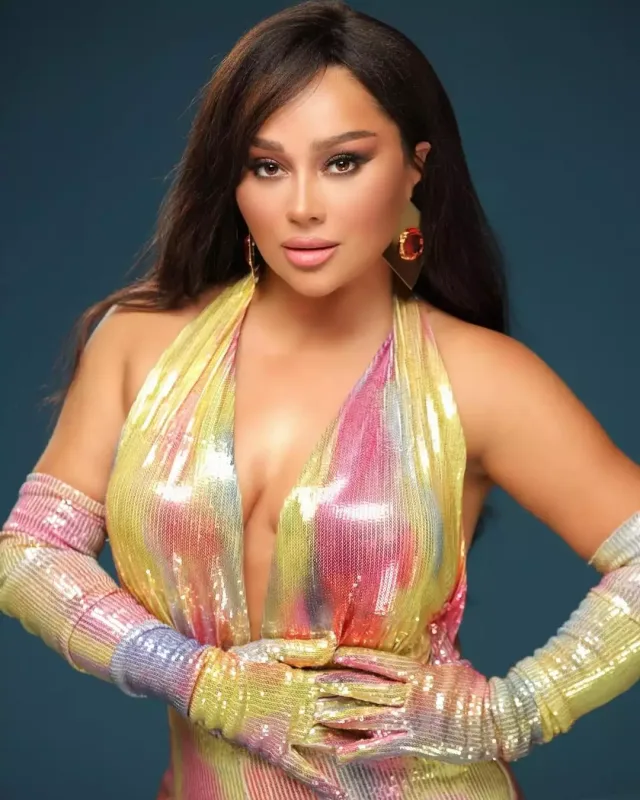 Xatirədən dekolteli fotolar