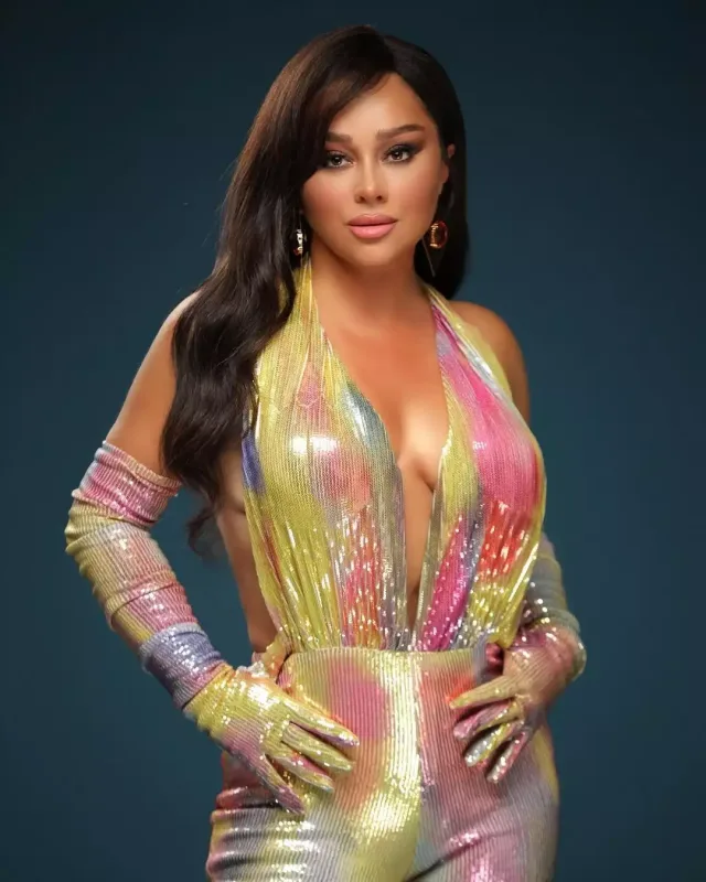 Xatirədən dekolteli fotolar