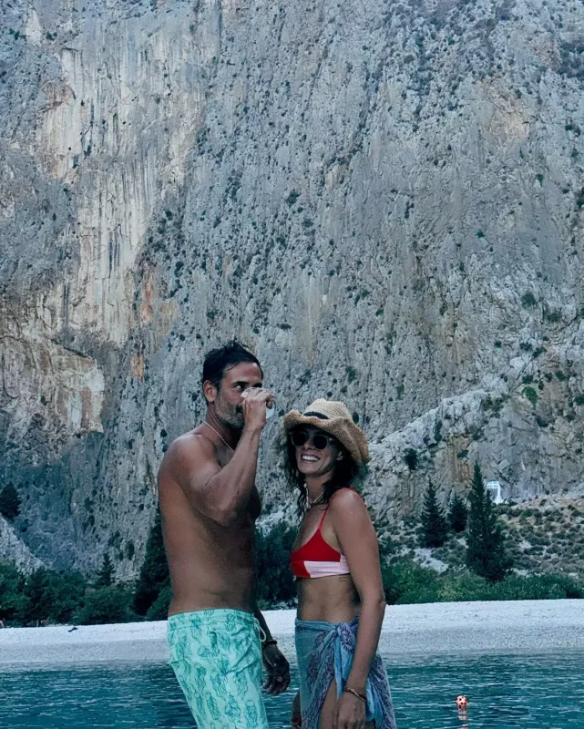 Özgedən həyat yoldaşına mənzərə tərifi