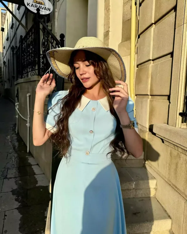 “Kan çicekleri”nin ulduzu Bakıda