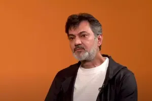 “Anamın 40-ı çıxmamışdı, səhnəyə çıxdım”