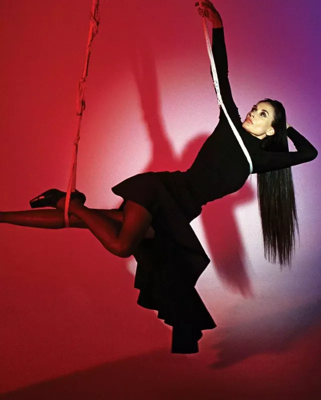 İllərə meydan oxuyan Demi Mur