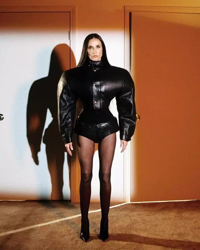 İllərə meydan oxuyan Demi Mur