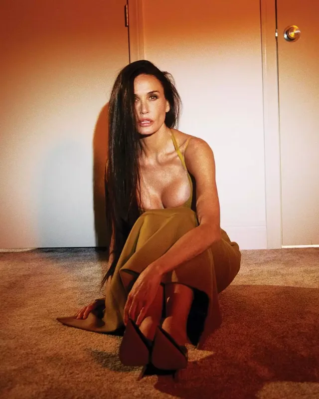 İllərə meydan oxuyan Demi Mur