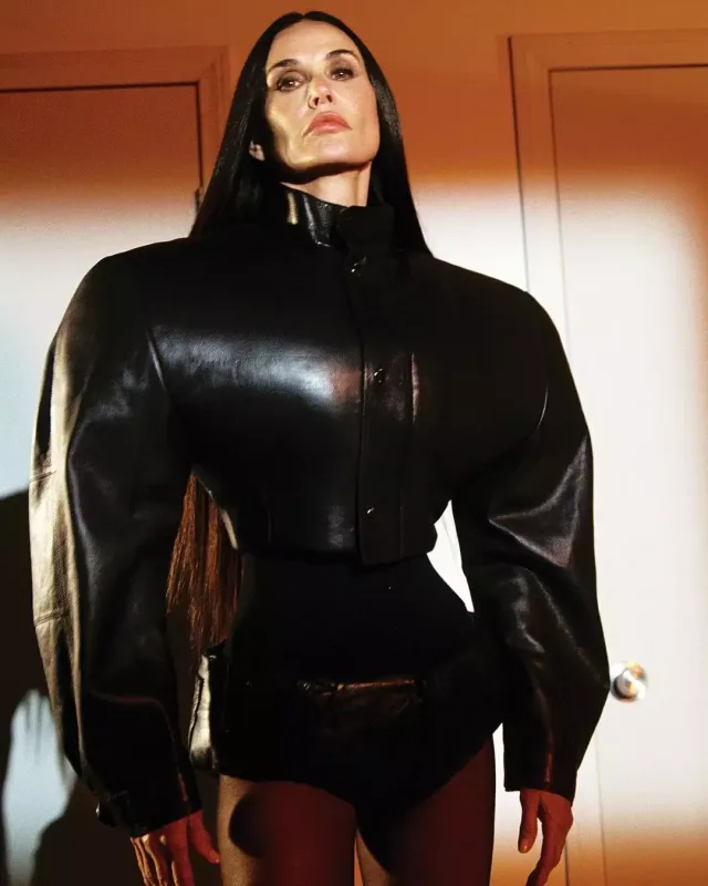 İllərə meydan oxuyan Demi Mur