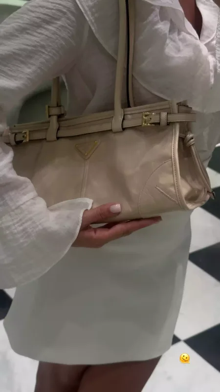 Aynişan yenə Parisdə