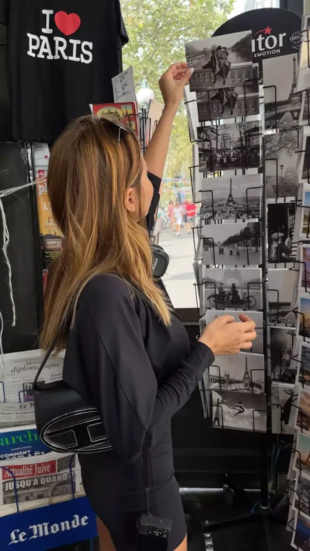 Aynişan yenə Parisdə