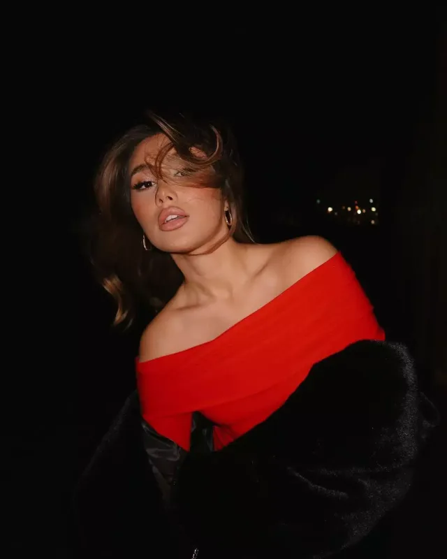 Təyyarədə Nigarın çamadanını itirdilər