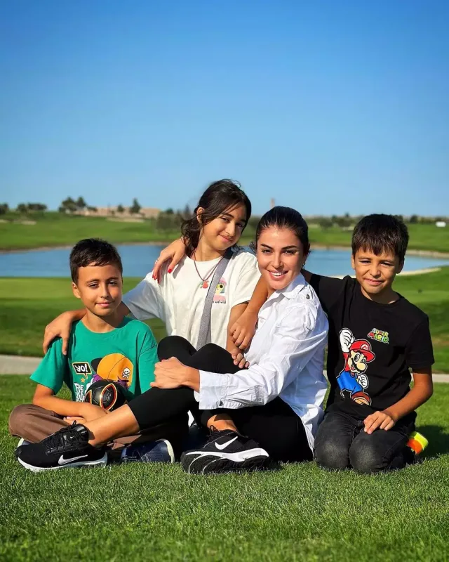 “Həyatımdan o insanları silirəm”