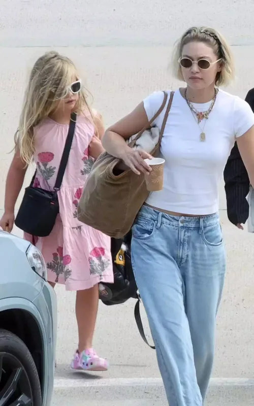 İrina Şeykdən olan qızını yeni sevgilisi ilə tətilə apardı