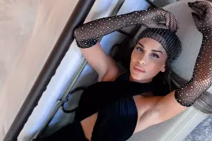 Türkiyəli müğənnidə yenidən xərçəng aşkarlandı