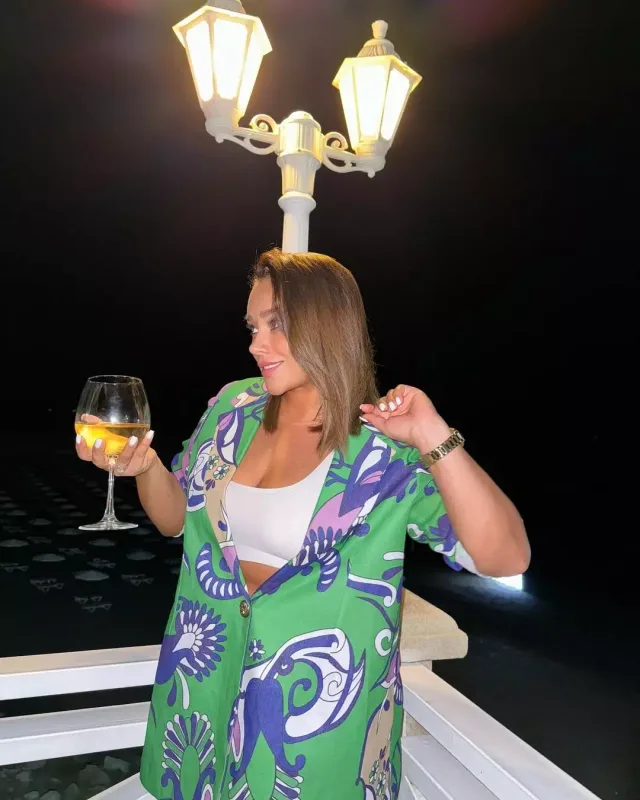 Xatirə qısa şortda...