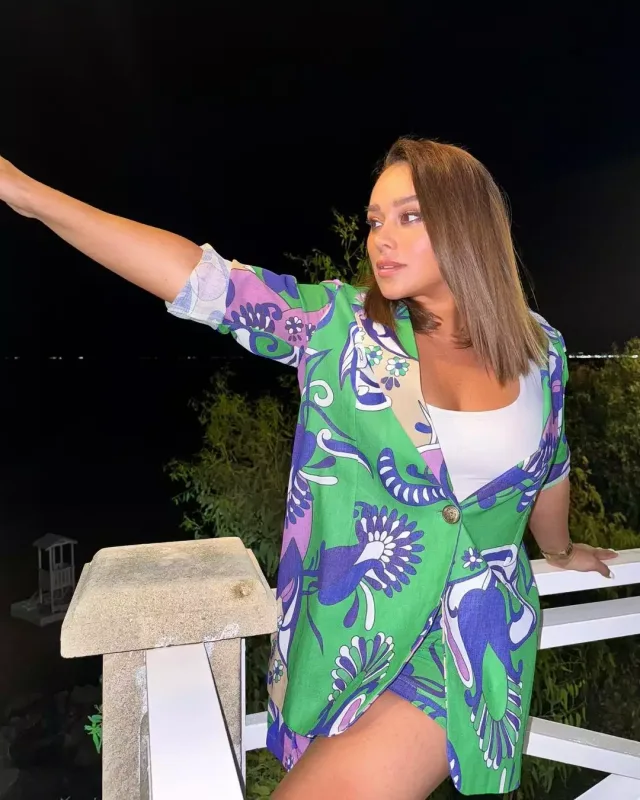 Xatirə qısa şortda...