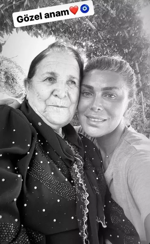 Xoşqədəmdən valideynləri ilə paylaşım