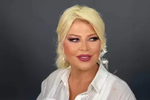 28 illik arxivini üzə çıxardı