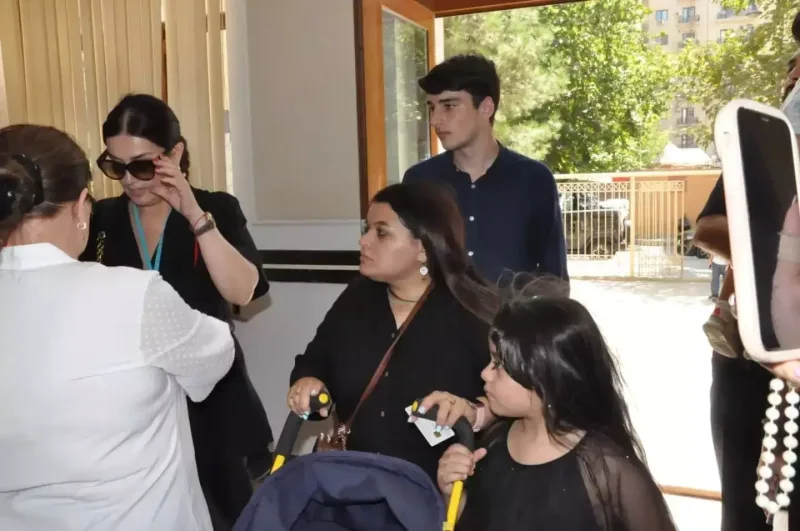 Elza Seyidcahan seçki günündə... - Fotolar