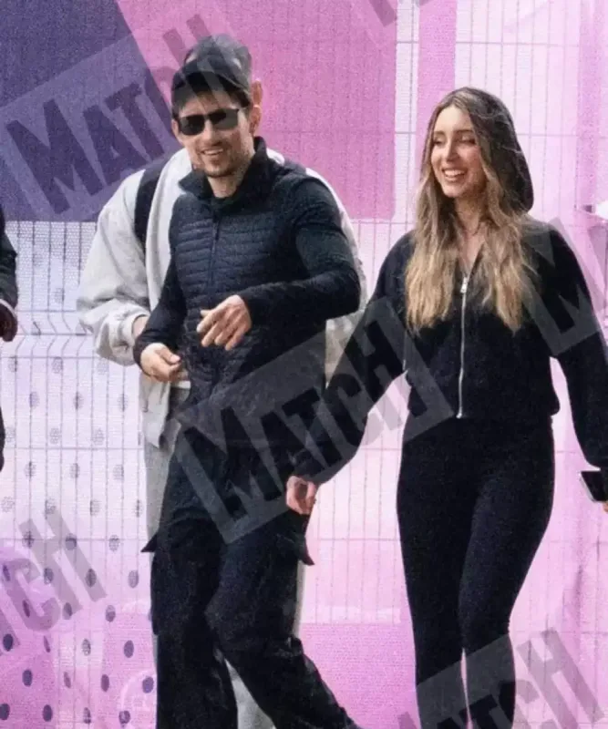 Durov sevgilisi ilə Paris küçələrində