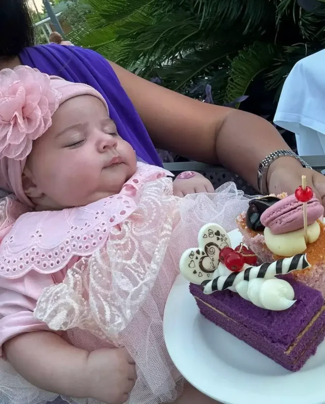 Leylanın ailəsi ilə Antalya tətili