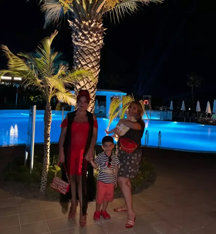 Leylanın ailəsi ilə Antalya tətili