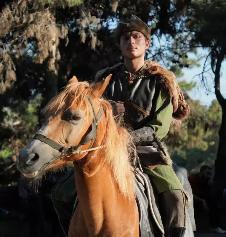 “Qara Sunqur”un oğlunu o canlandıracaq