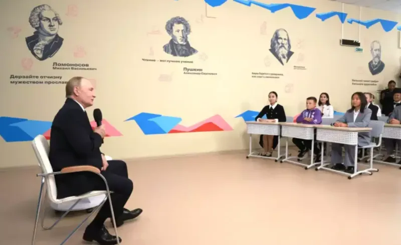 “Nəvələrim çin dilində mükəmməl danışır” - Putin