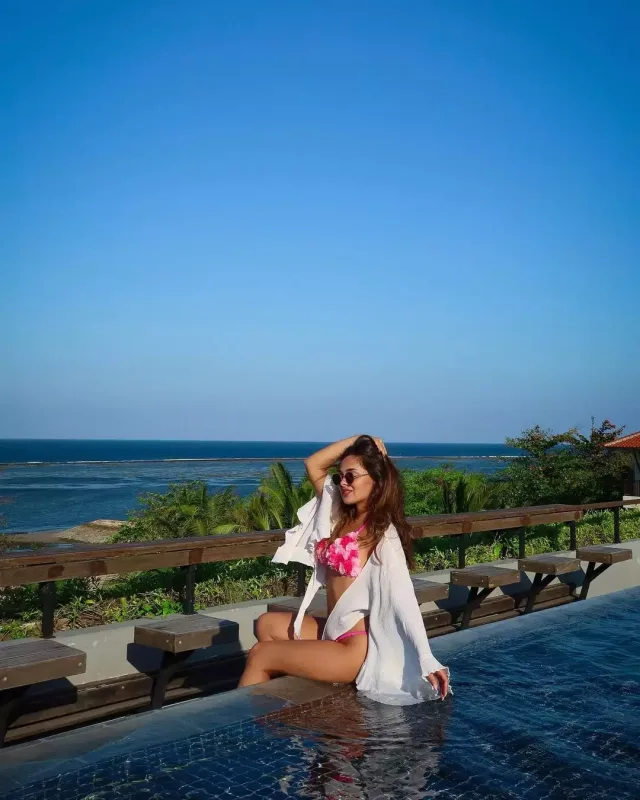 Şəms 43 günə 7 ölkə gəzdi