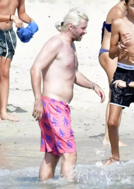 Naomi sevgilisi ilə çimərlikdə görüntüləndi