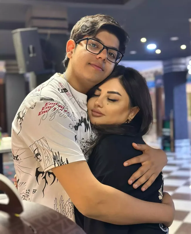 “Əlimdən möhkəm tutan kişiyə çevrilmisən”