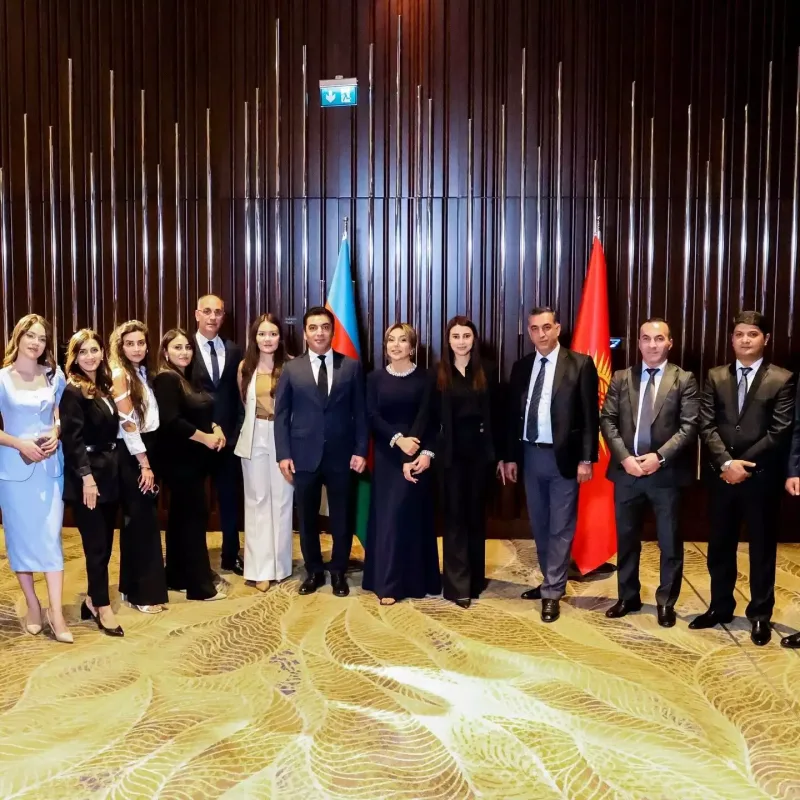 Samirə və qızı Leyla Əliyeva ilə bir arada