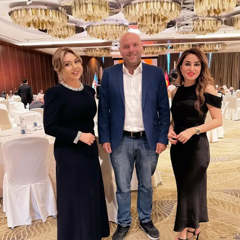 Samirə və qızı Leyla Əliyeva ilə bir arada