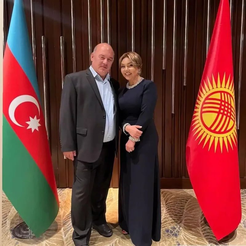 Samirə və qızı Leyla Əliyeva ilə bir arada