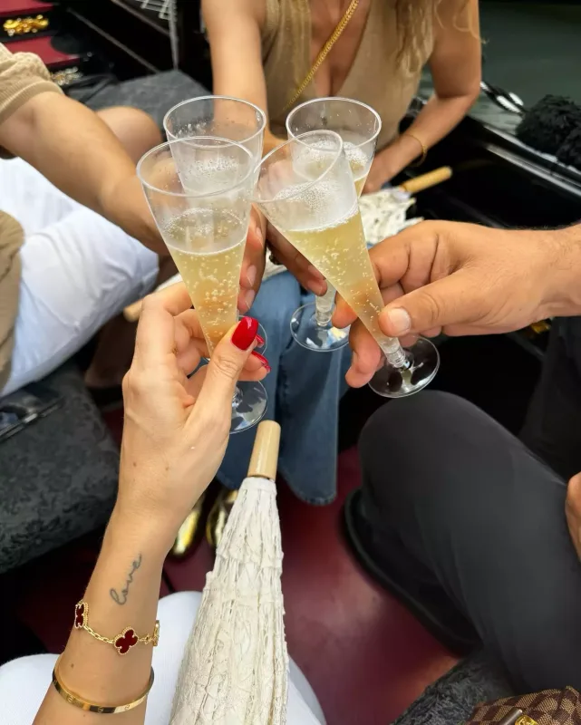 Hadise Venesiyada Keremlə...