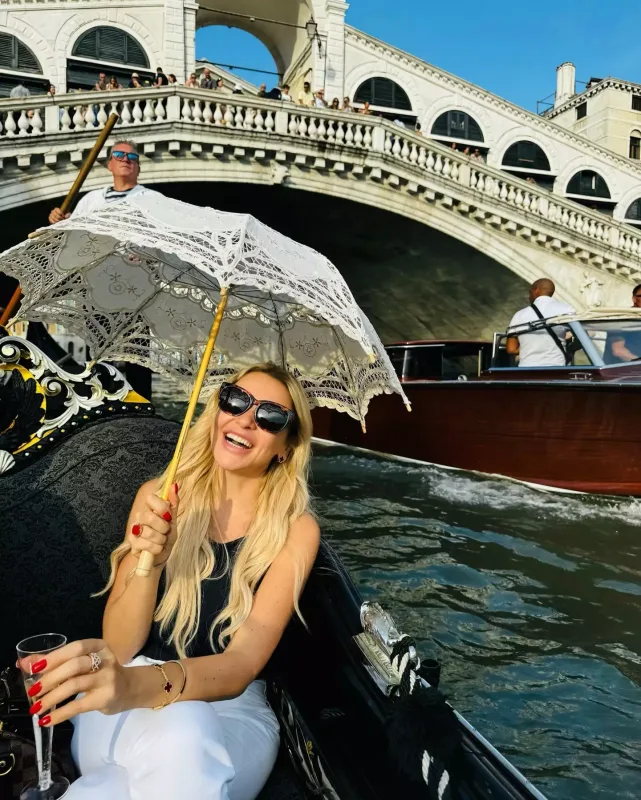 Hadise Venesiyada Keremlə...