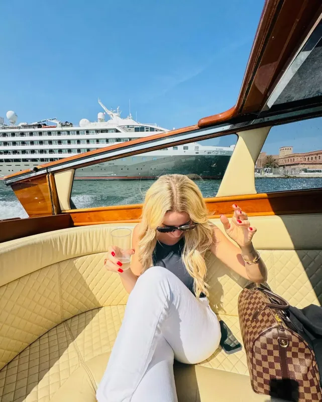 Hadise Venesiyada Keremlə...